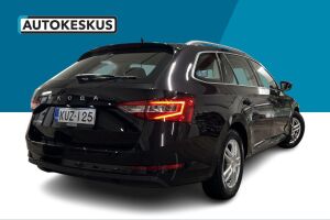 Skoda Superb esikatselu 5