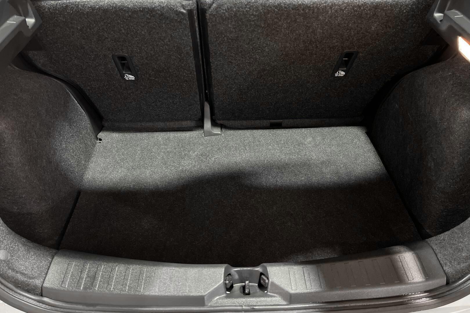 Nissan Micra iso kuva 12