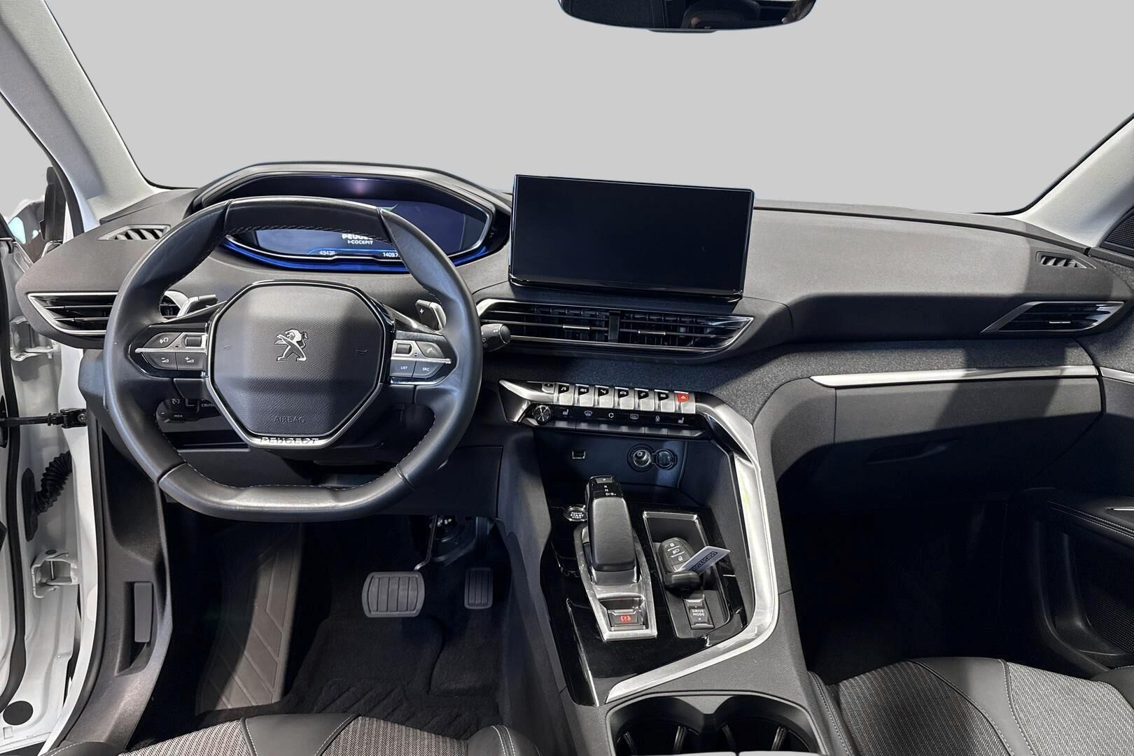 Peugeot 3008 iso kuva 10