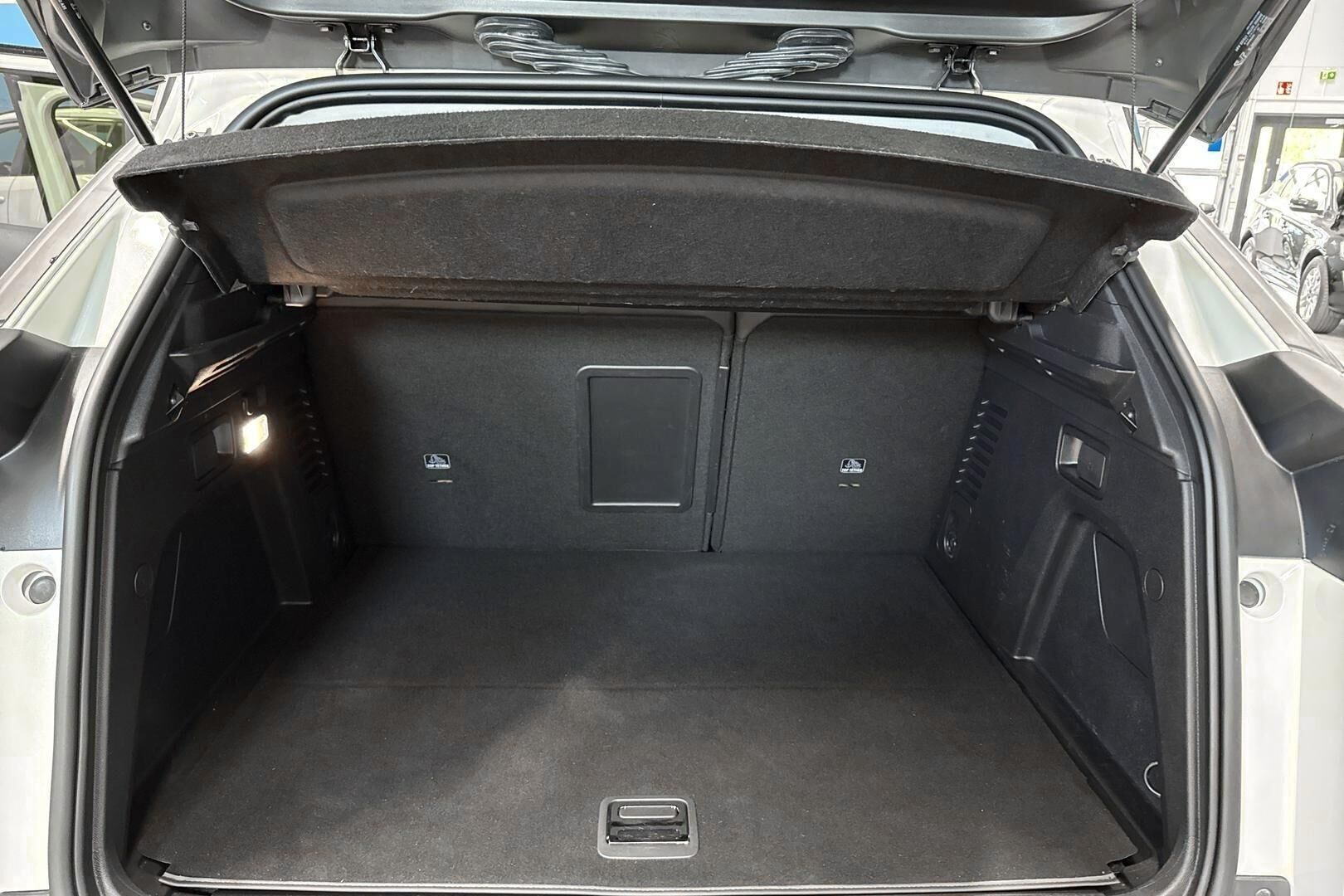 Peugeot 3008 iso kuva 11