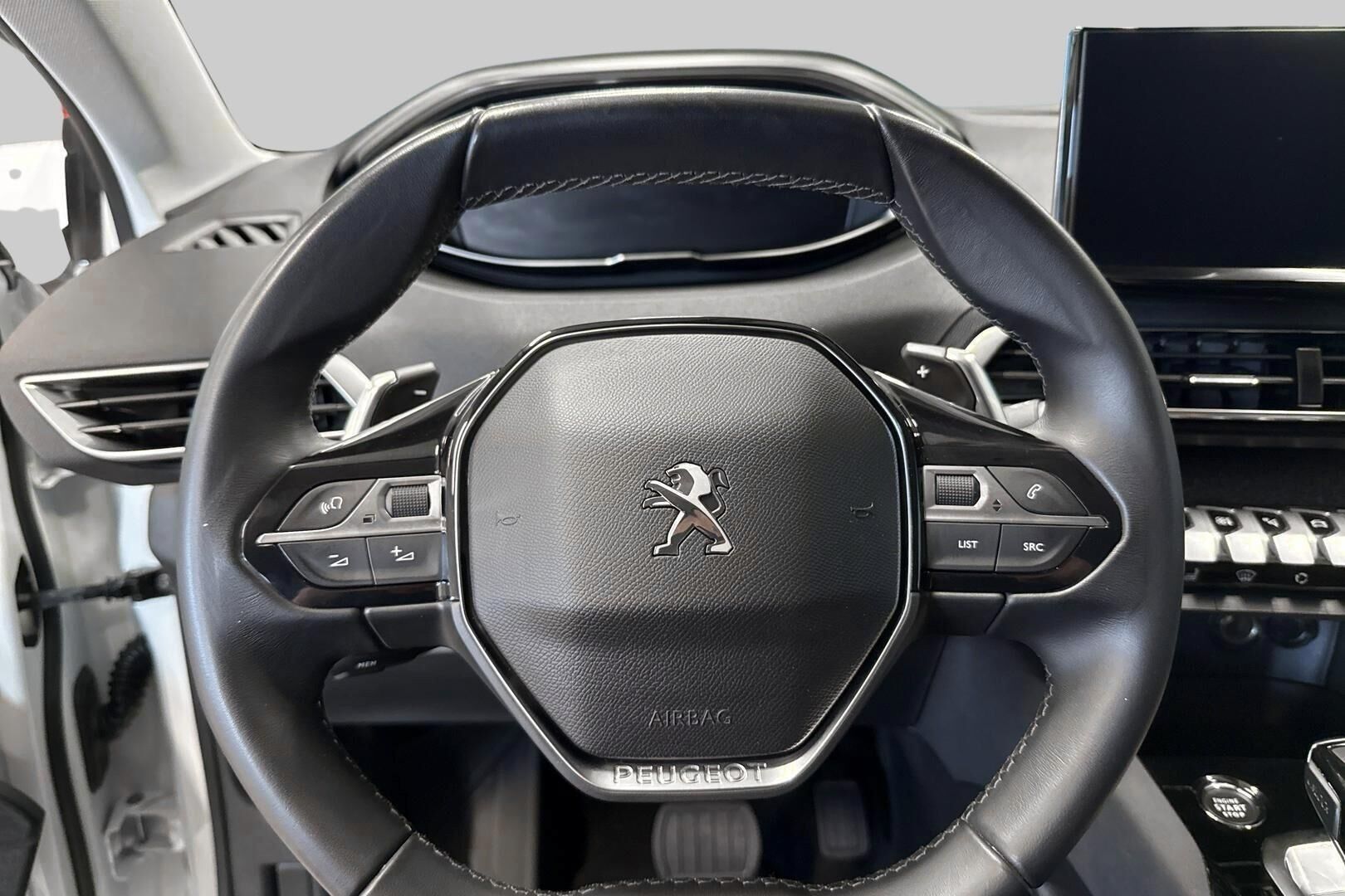 Peugeot 3008 iso kuva 14