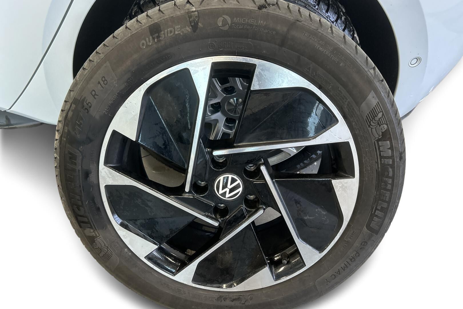 Volkswagen ID.3 iso kuva 10