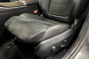 Mercedes-Benz C esikatselu 21