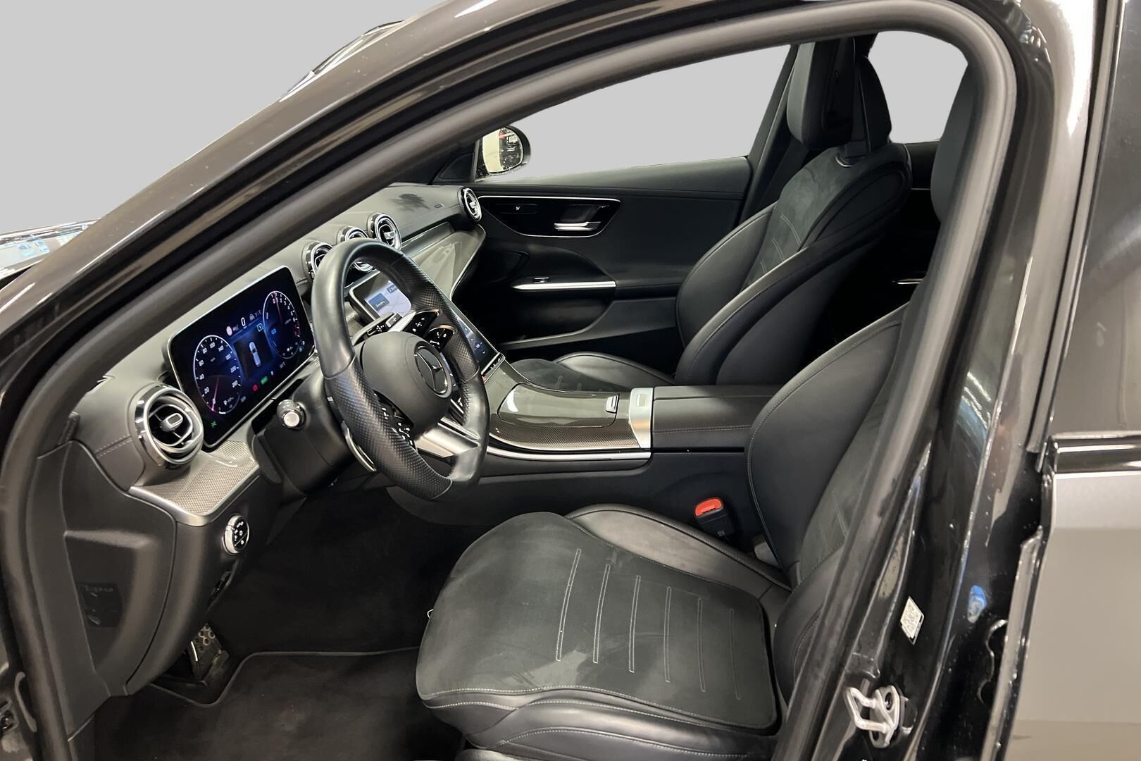 Mercedes-Benz C iso kuva 9