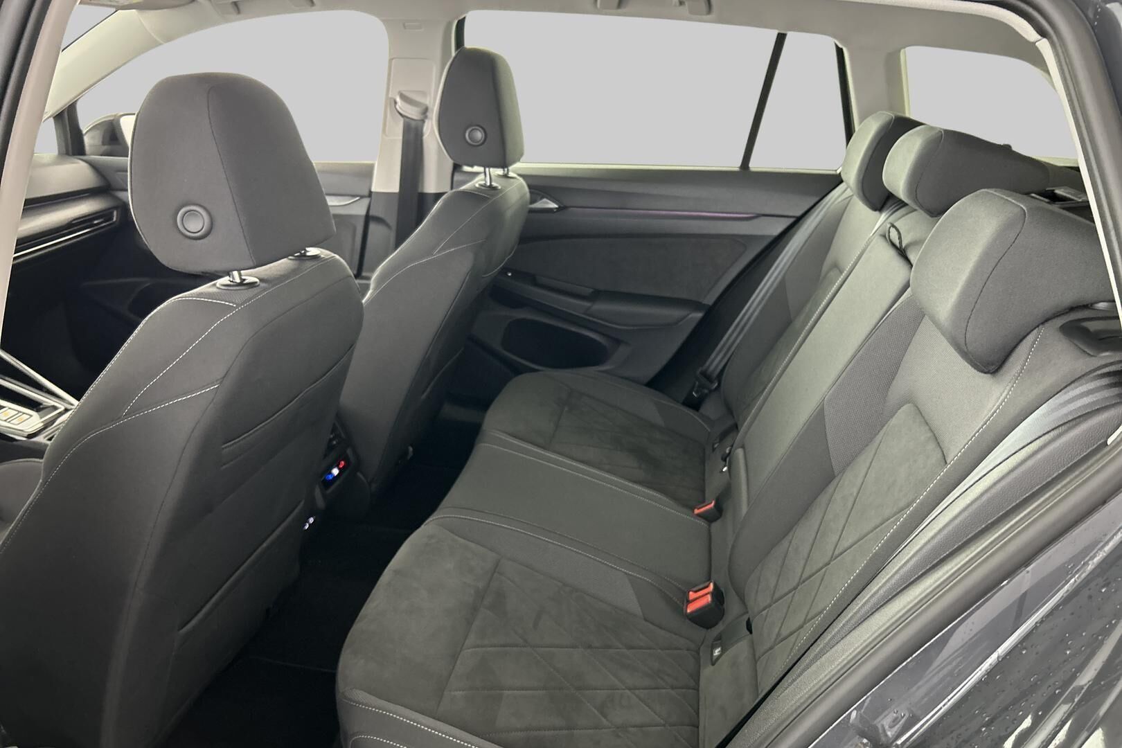 Volkswagen Golf iso kuva 28