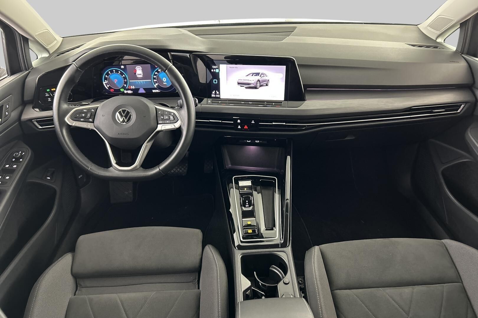 Volkswagen Golf iso kuva 9