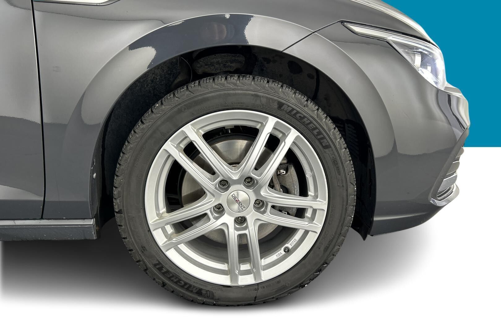 Volkswagen Golf iso kuva 11