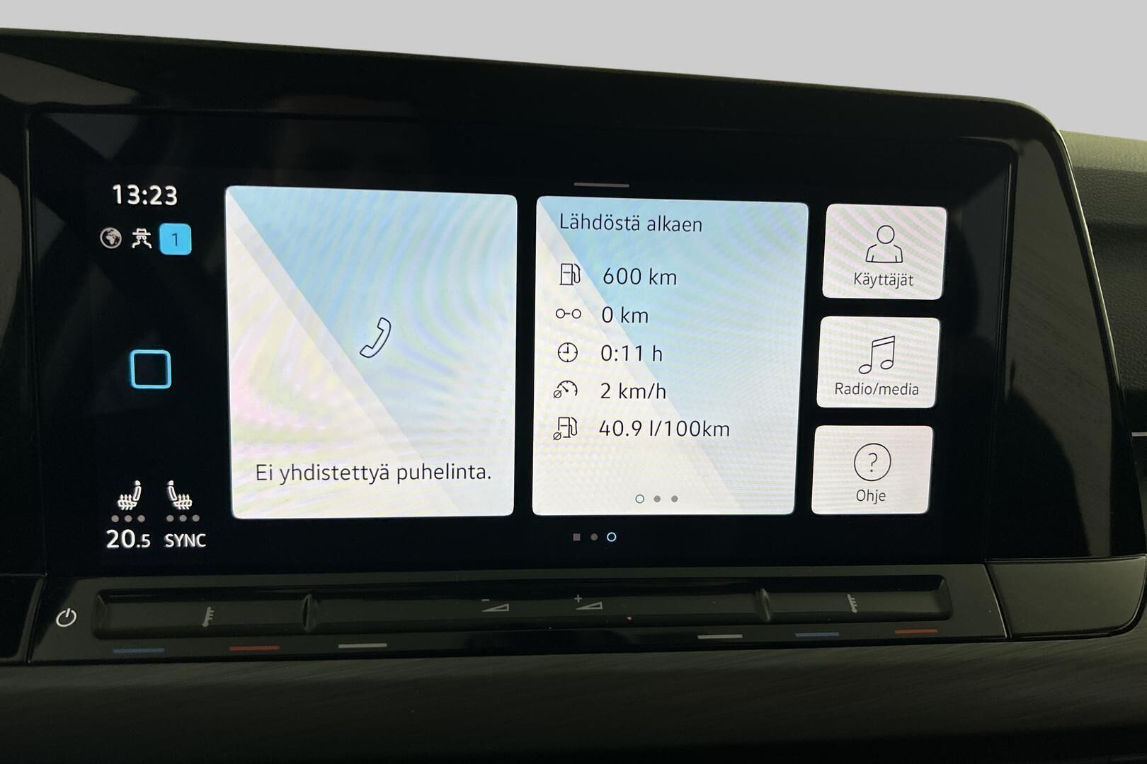 Volkswagen Golf iso kuva 17