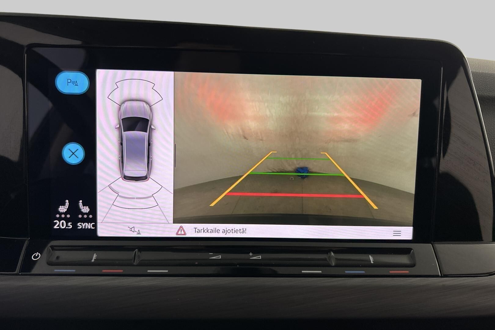 Volkswagen Golf iso kuva 18