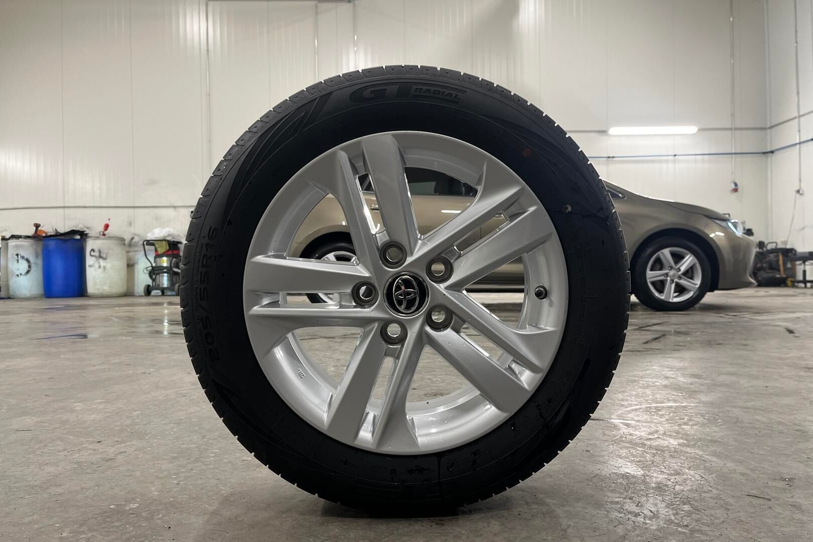 Toyota Corolla iso kuva 13