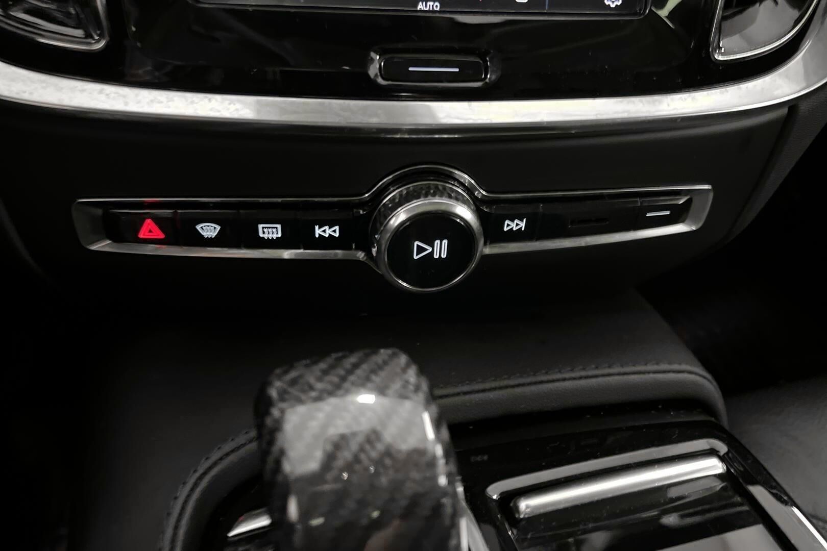 Volvo V60 iso kuva 16