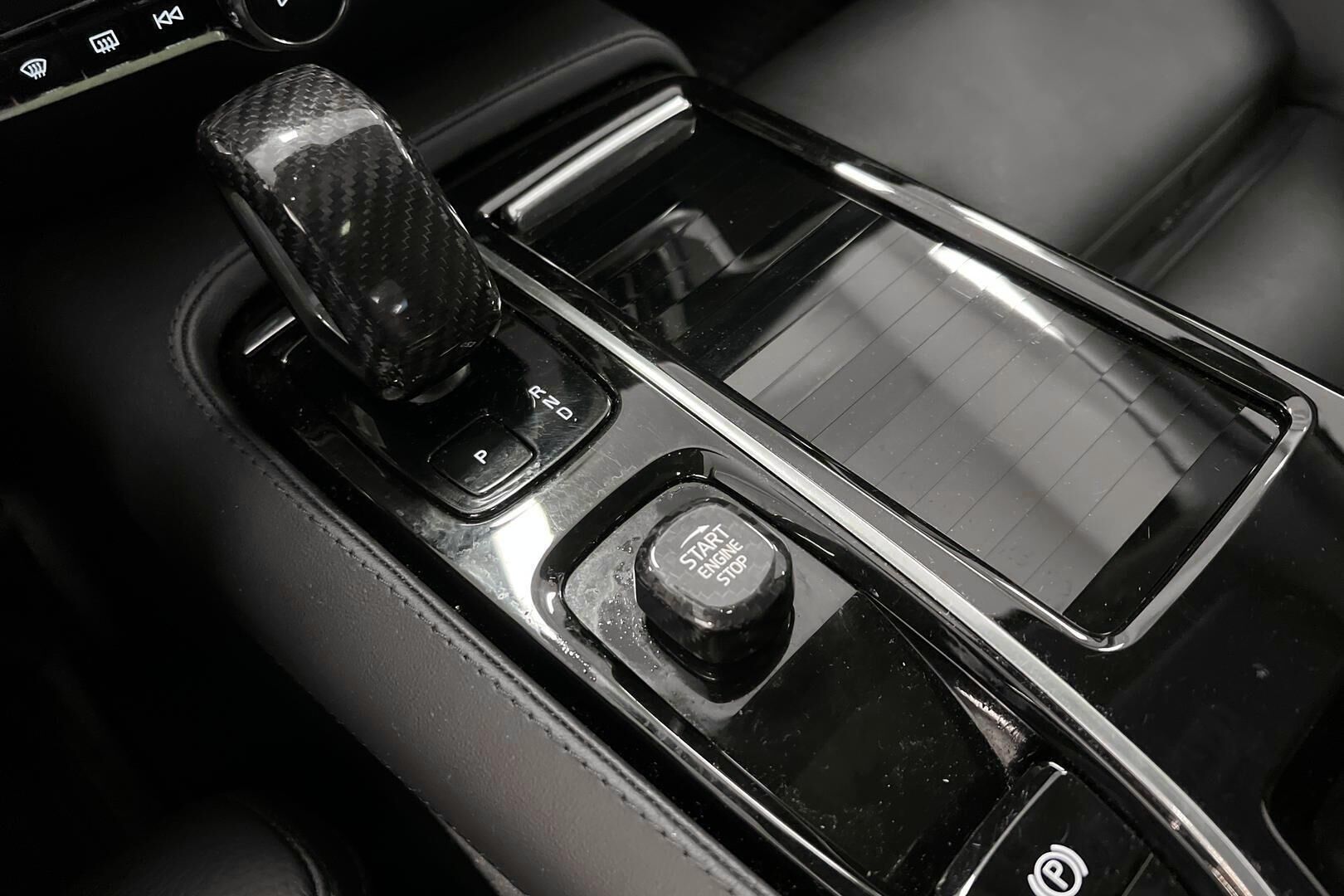 Volvo V60 iso kuva 17