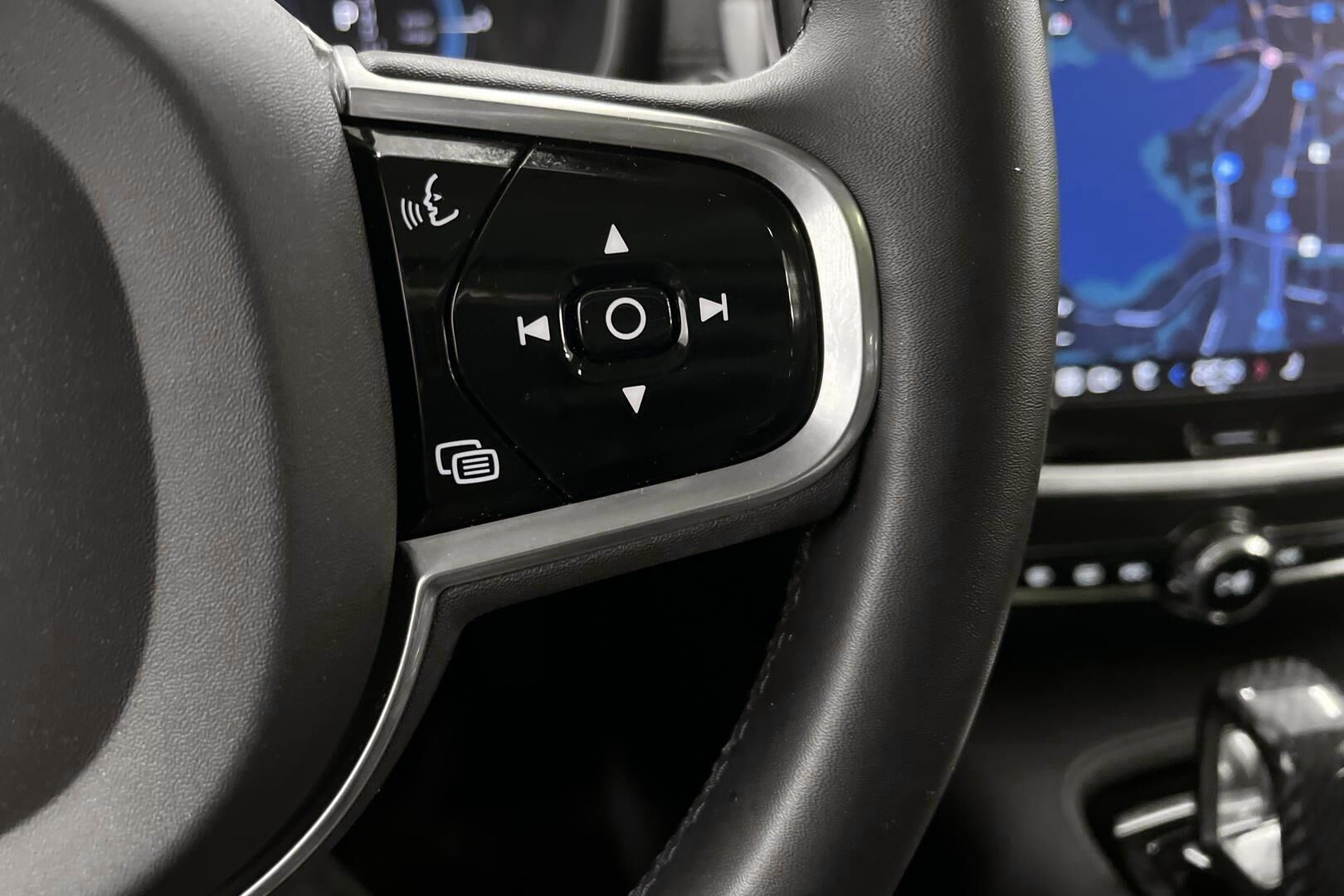 Volvo V60 iso kuva 18