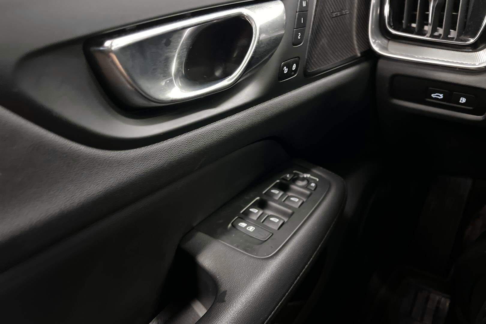 Volvo V60 iso kuva 20