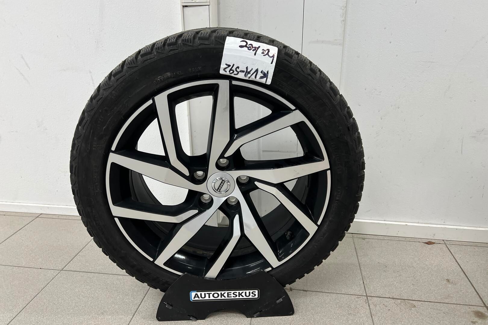 Volvo V60 iso kuva 24