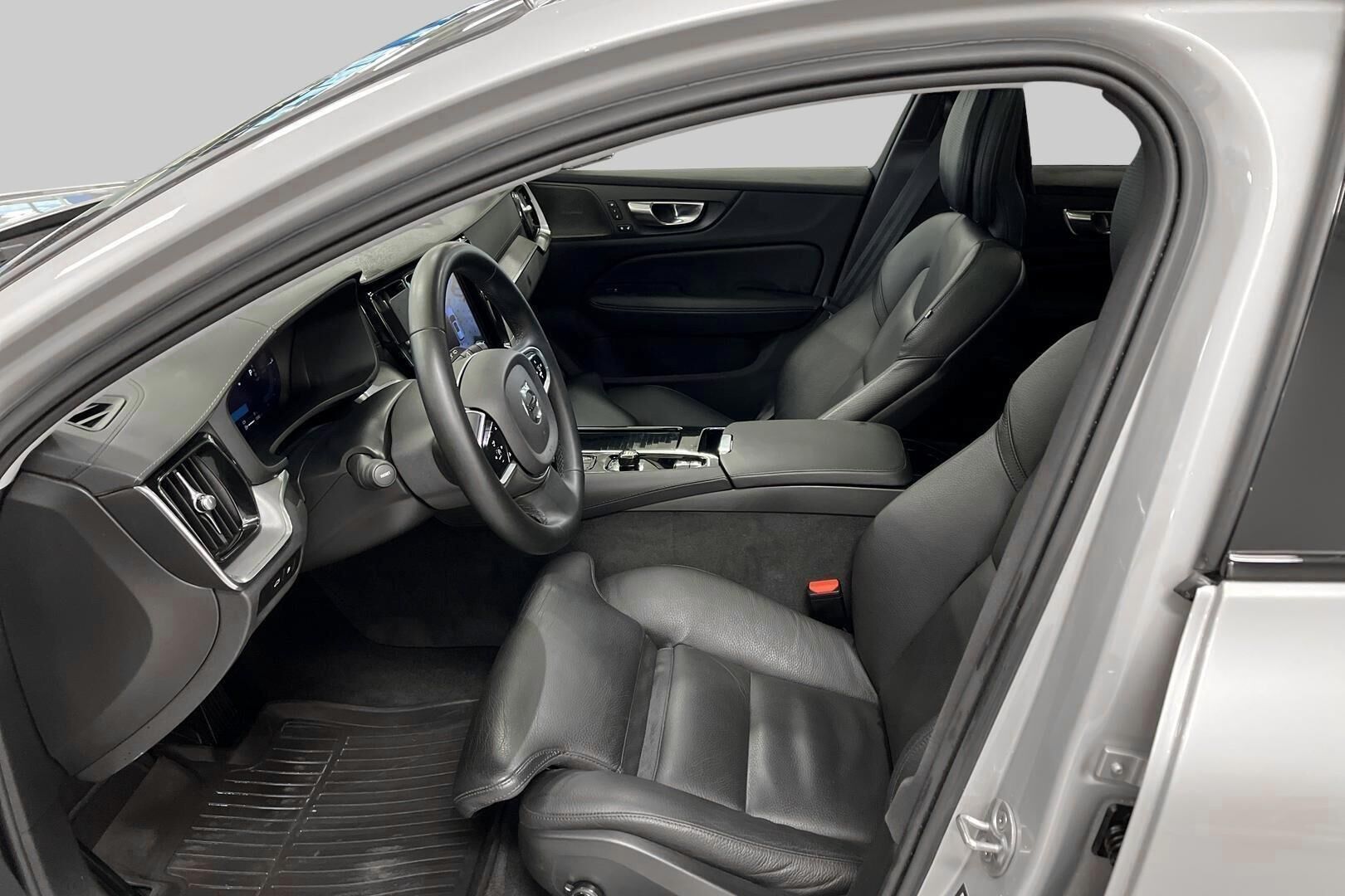 Volvo V60 iso kuva 9