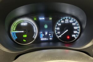 Mitsubishi Outlander PHEV esikatselu 14