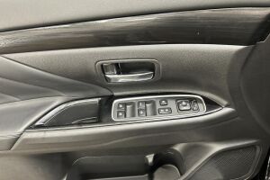 Mitsubishi Outlander PHEV esikatselu 21