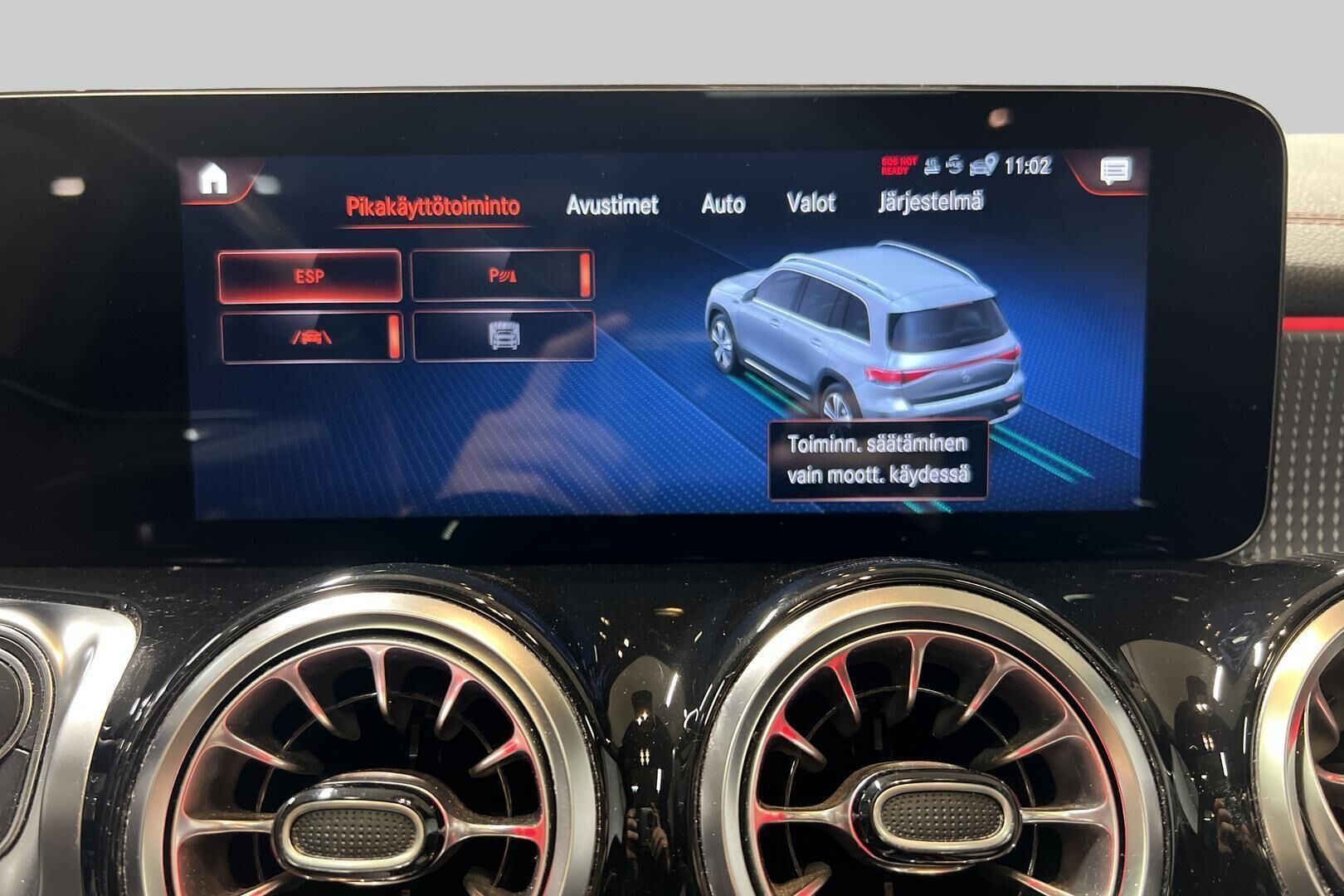 Mercedes-Benz EQB iso kuva 14