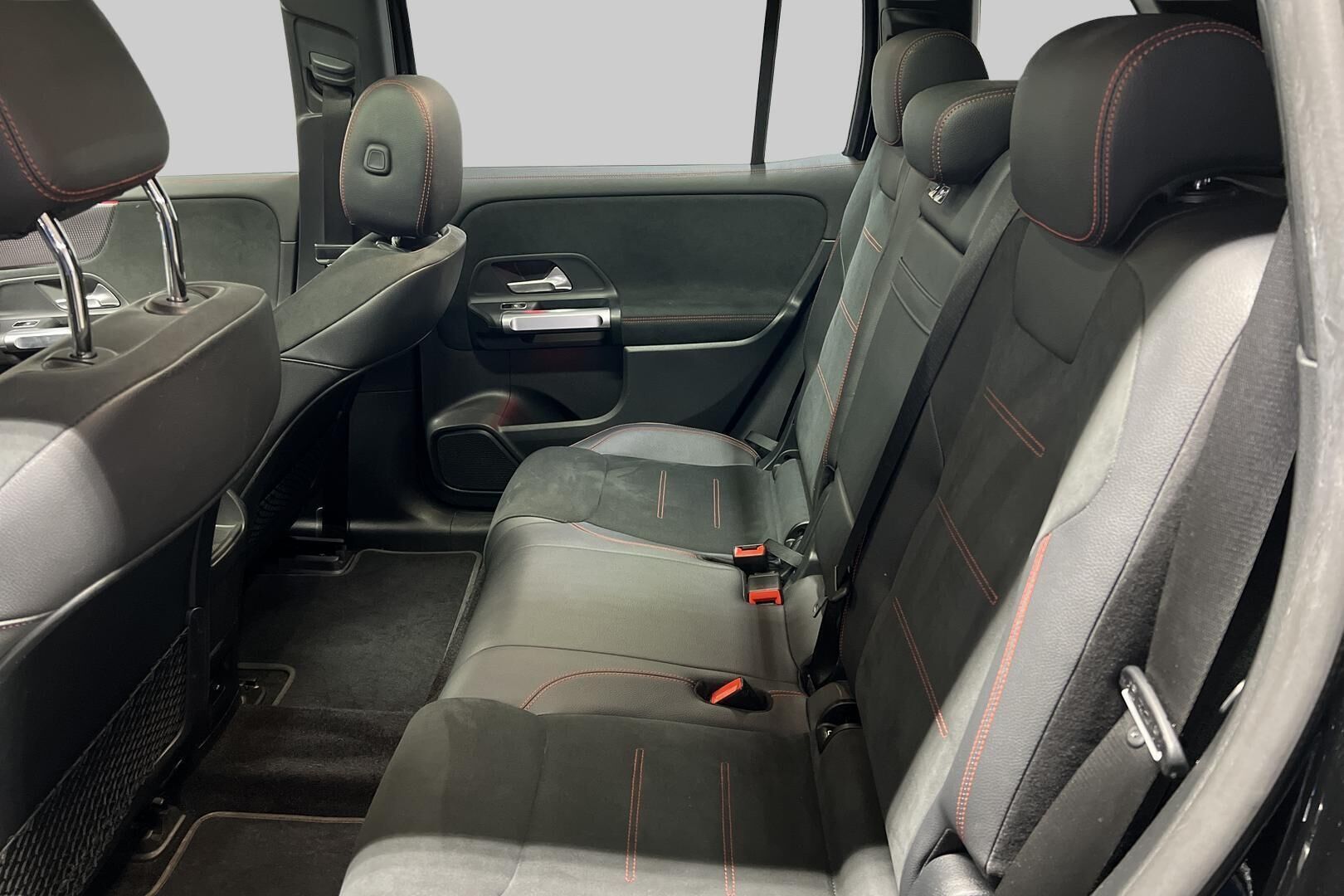 Mercedes-Benz EQB iso kuva 9
