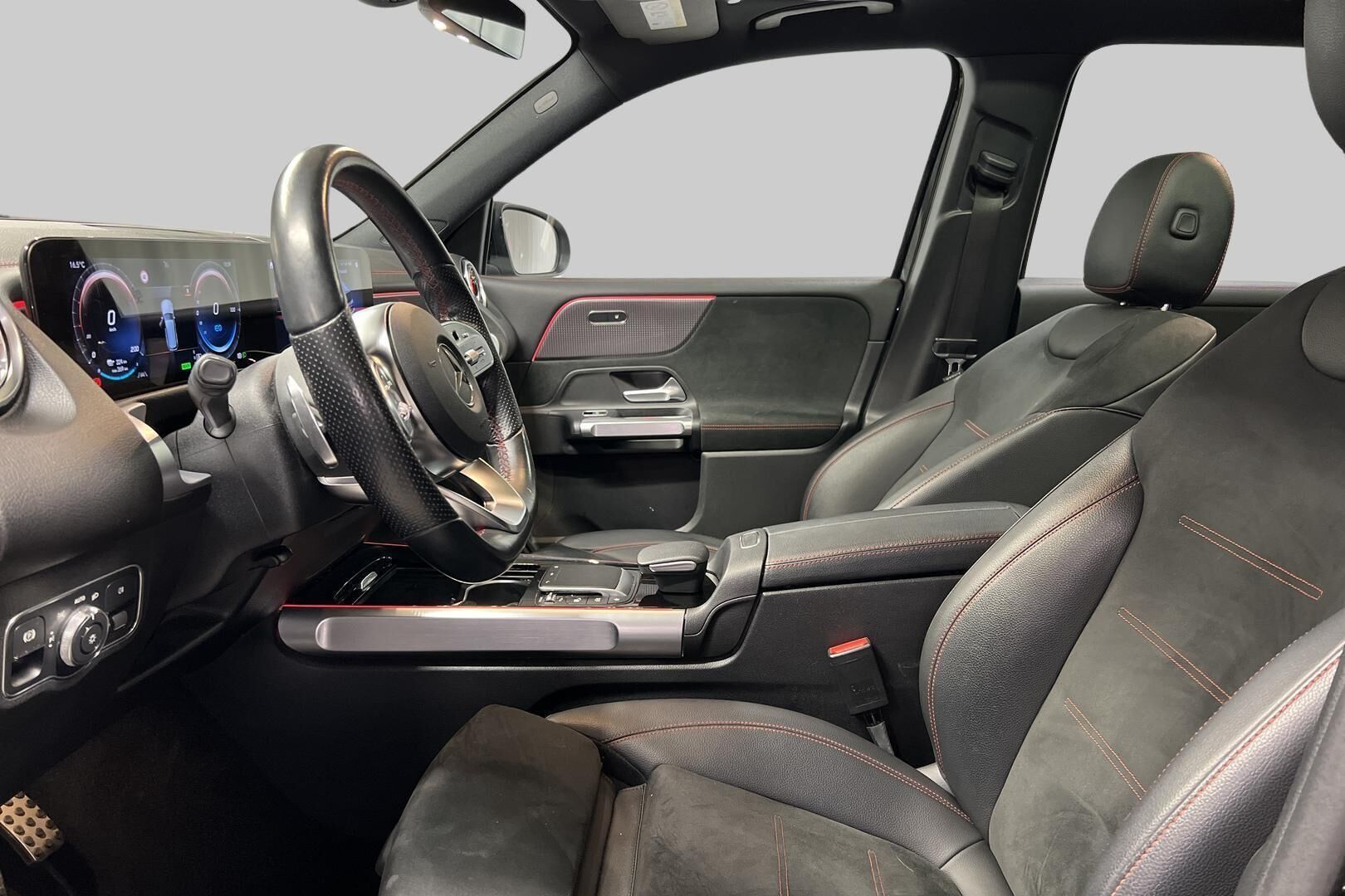 Mercedes-Benz EQB iso kuva 9