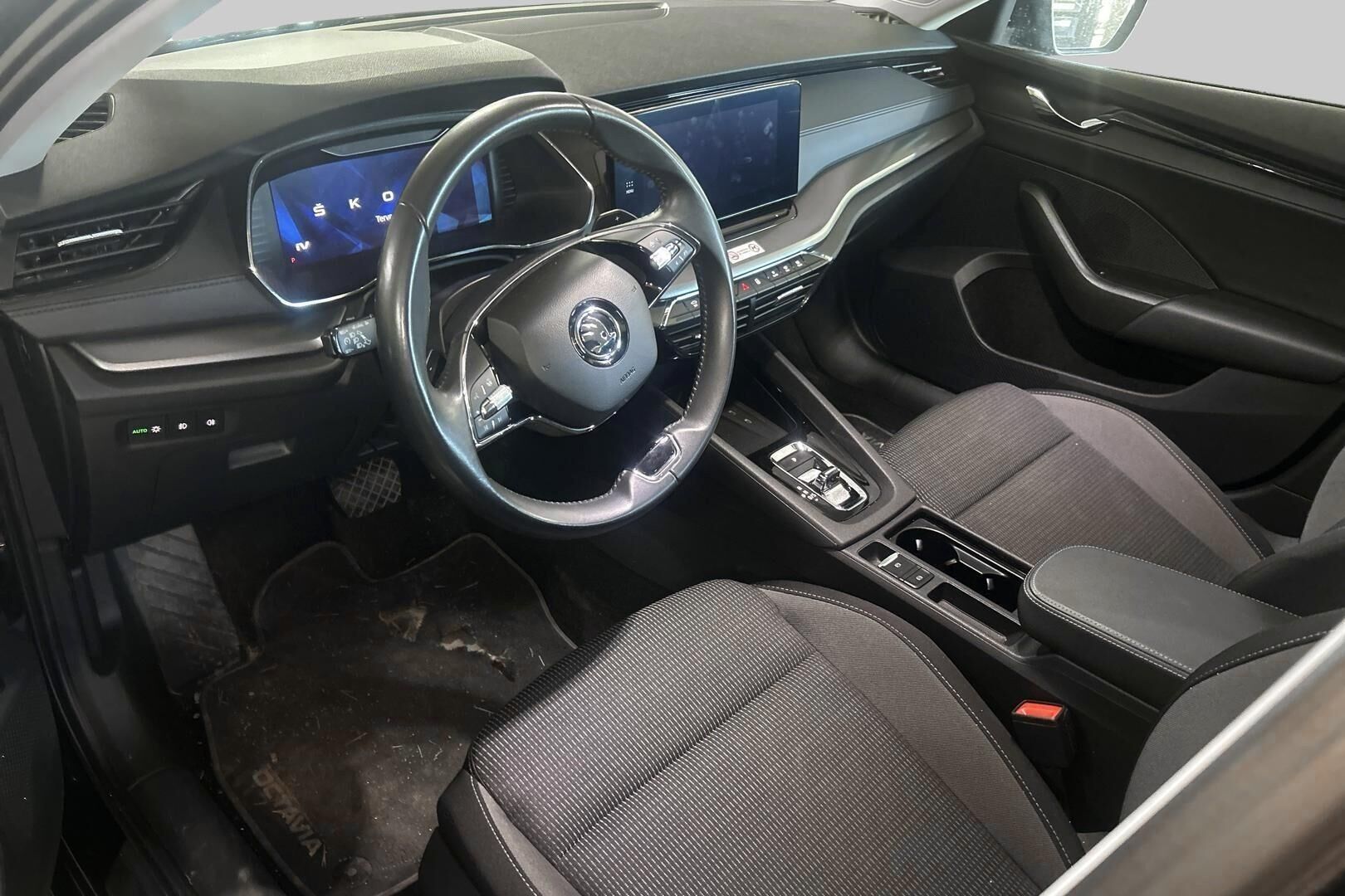 Skoda Octavia iso kuva 2