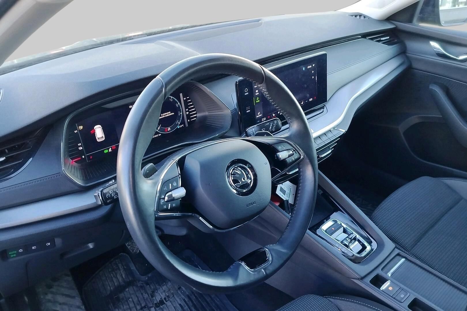 Skoda Octavia iso kuva 2