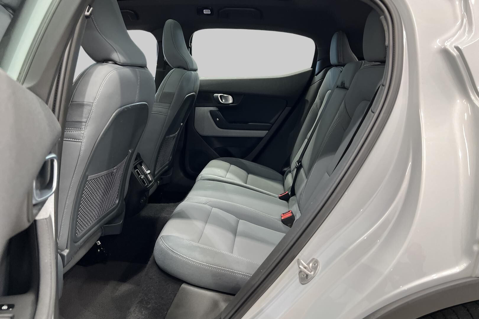 Polestar 2 iso kuva 10