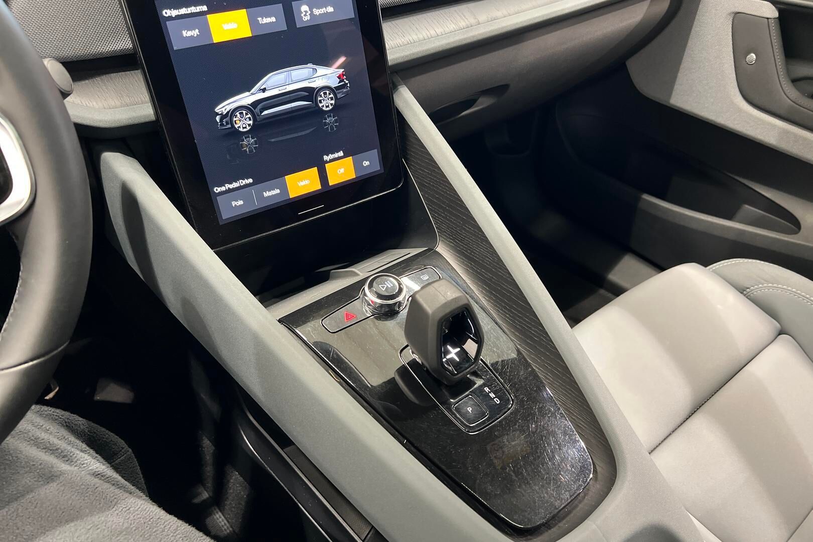 Polestar 2 iso kuva 23