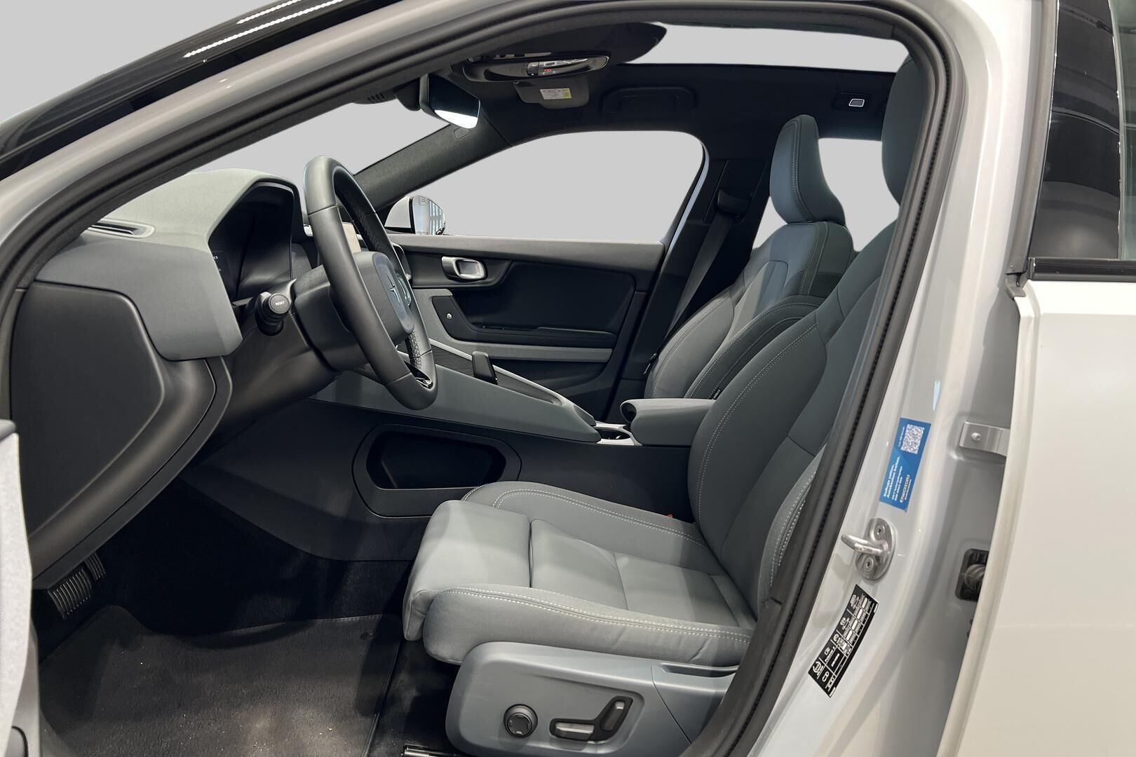 Polestar 2 iso kuva 9