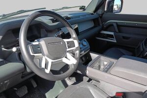 Land Rover Defender esikatselu 2