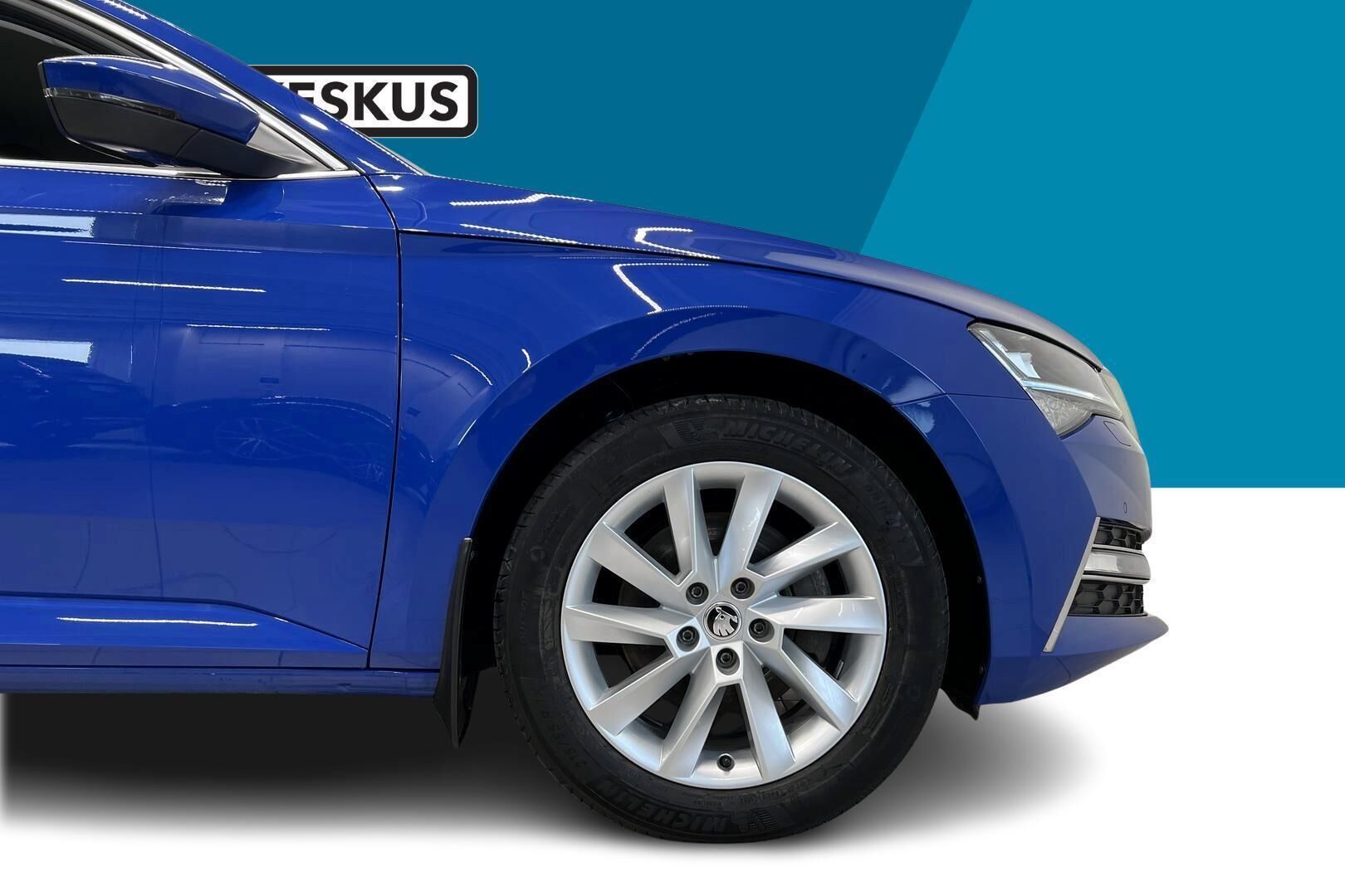 Skoda Superb iso kuva 4