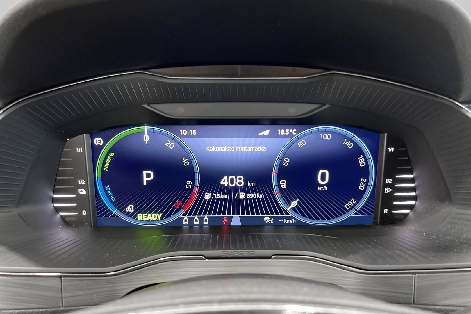 Skoda Superb iso kuva 5