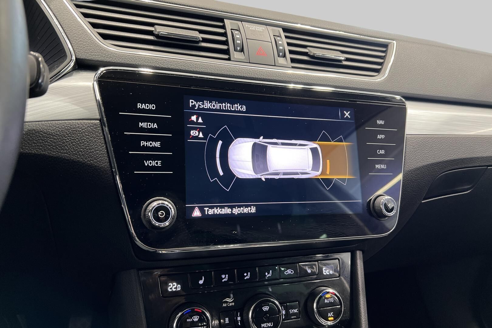 Skoda Superb iso kuva 33