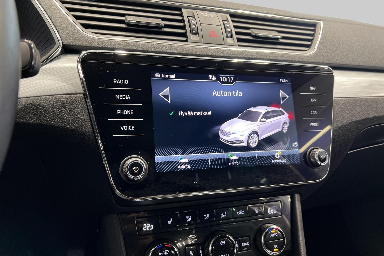 Skoda Superb iso kuva 36