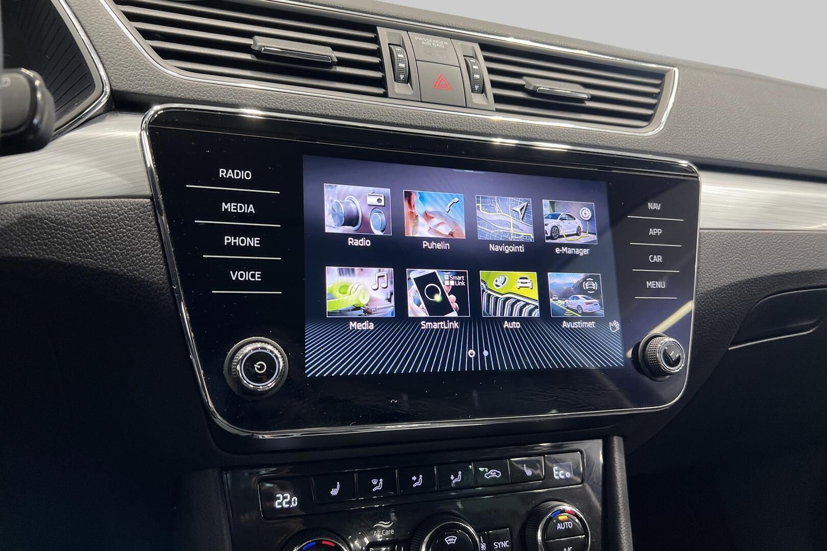 Skoda Superb iso kuva 6