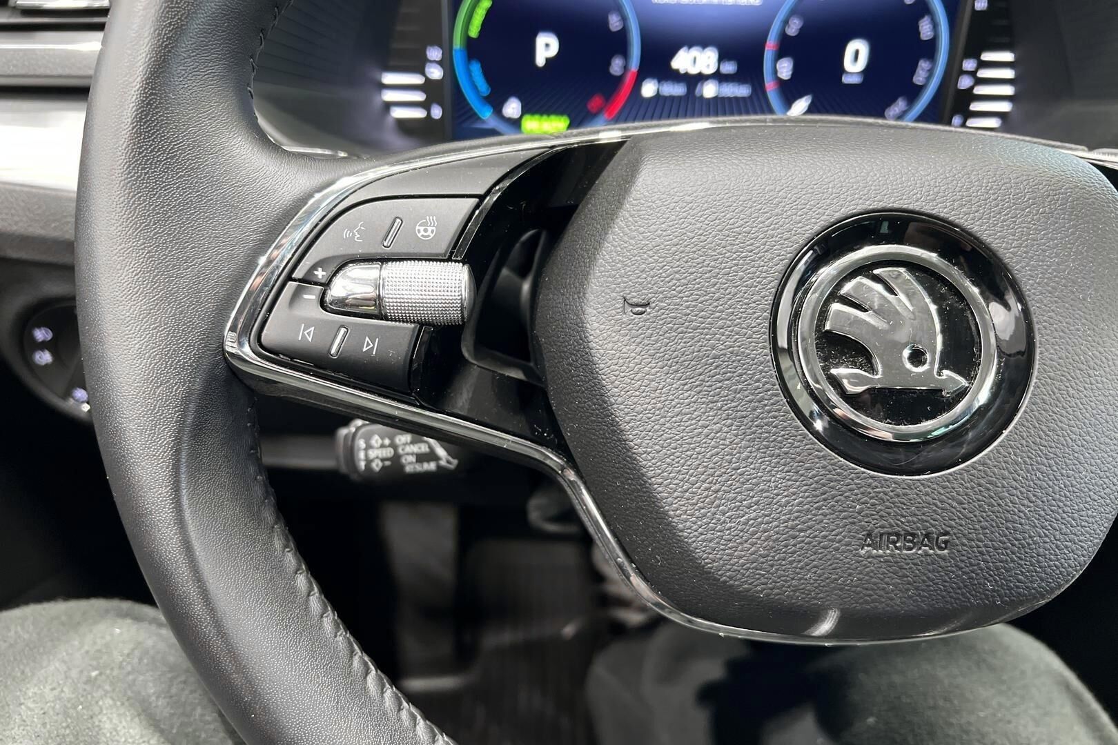 Skoda Superb iso kuva 17