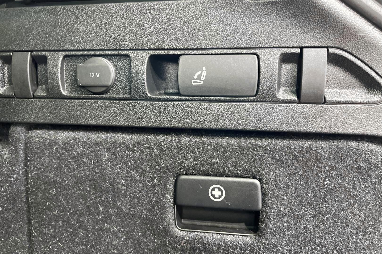 Skoda Superb iso kuva 41