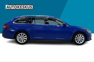 Skoda Superb esikatselu 26