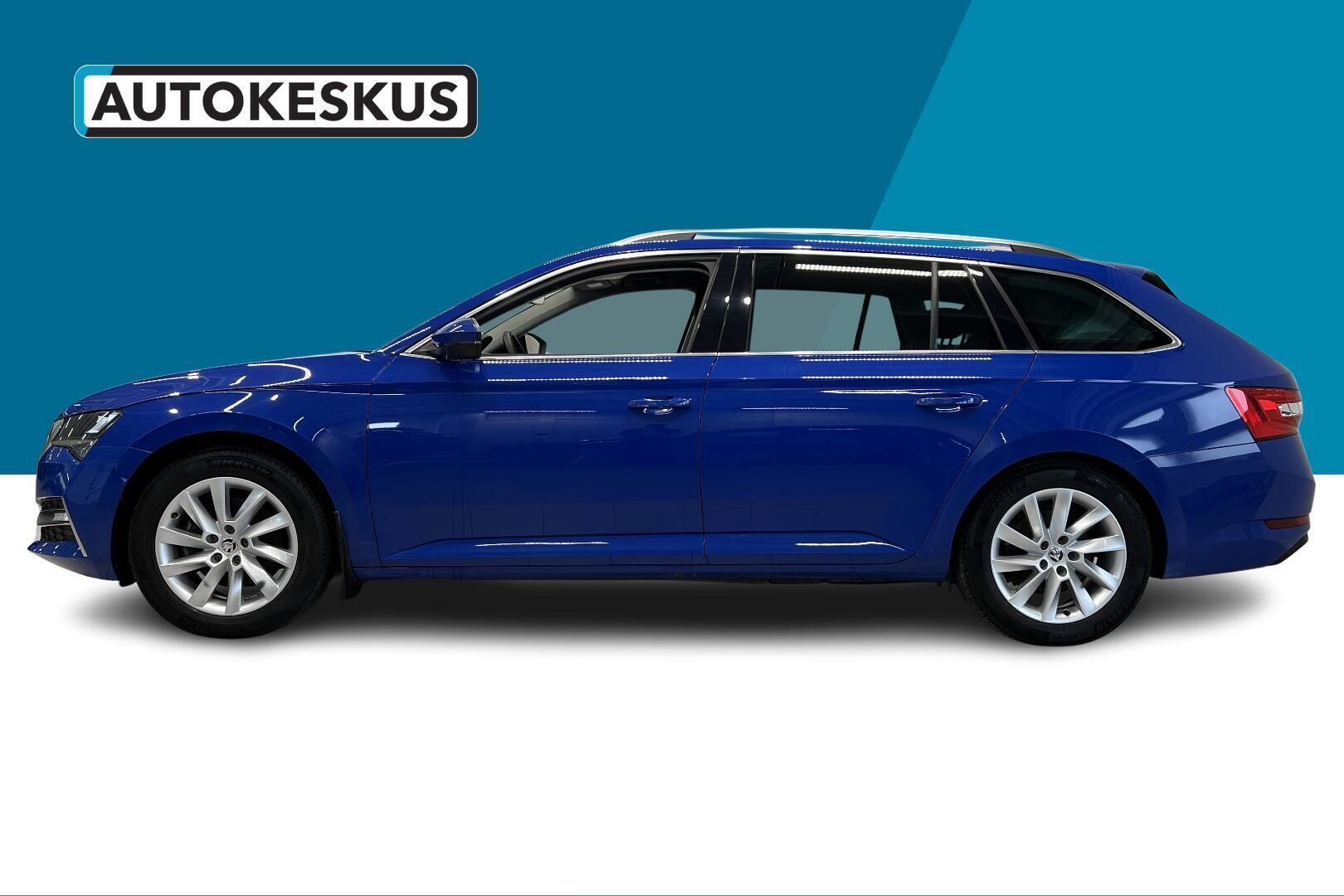 Skoda Superb iso kuva 2