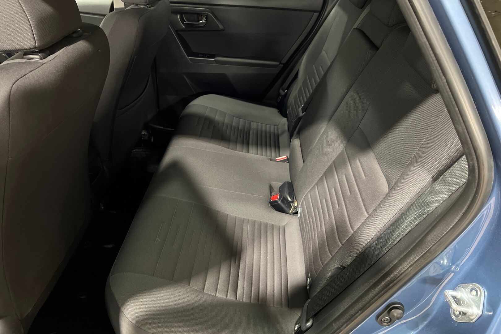 Toyota Auris iso kuva 17
