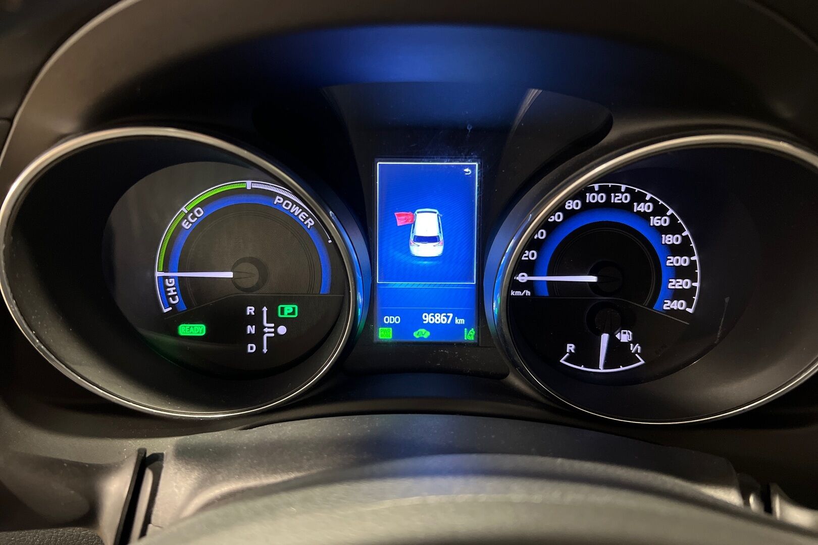 Toyota Auris iso kuva 14