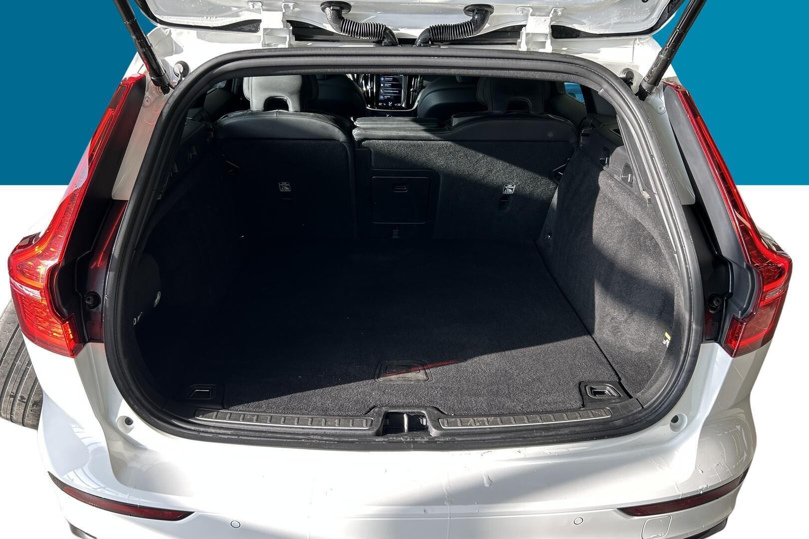 Volvo V60 iso kuva 9