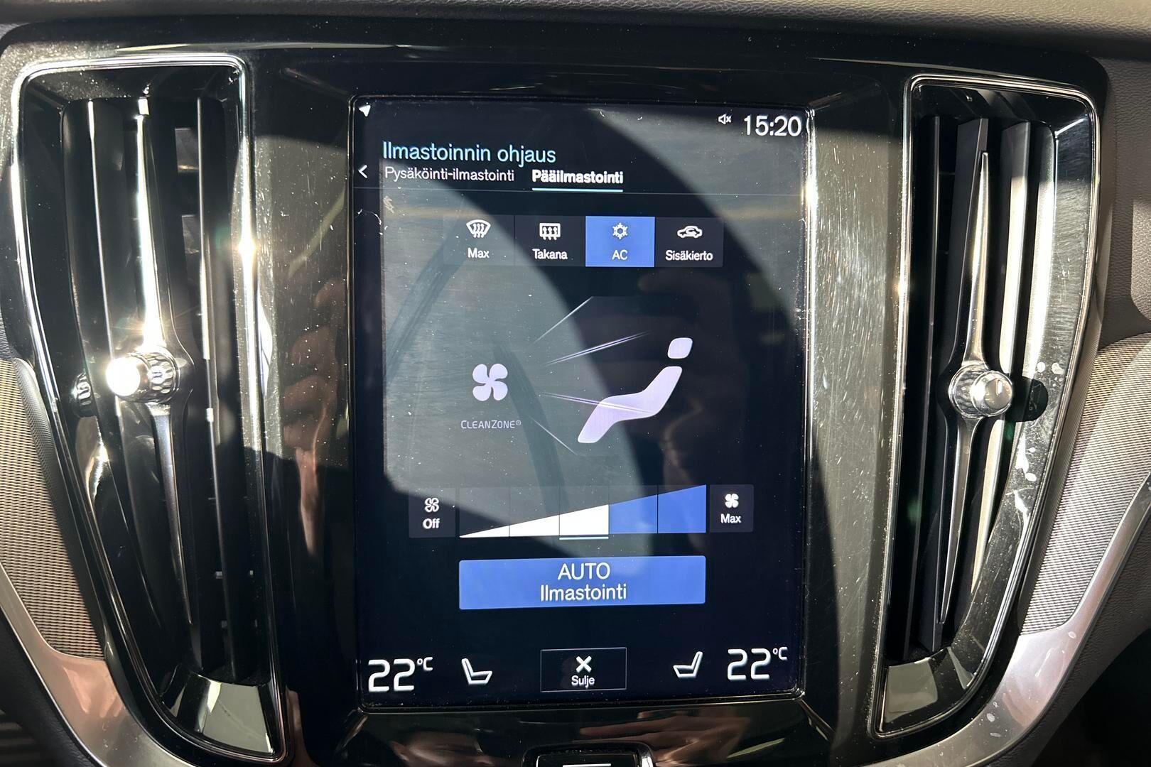 Volvo V60 iso kuva 13