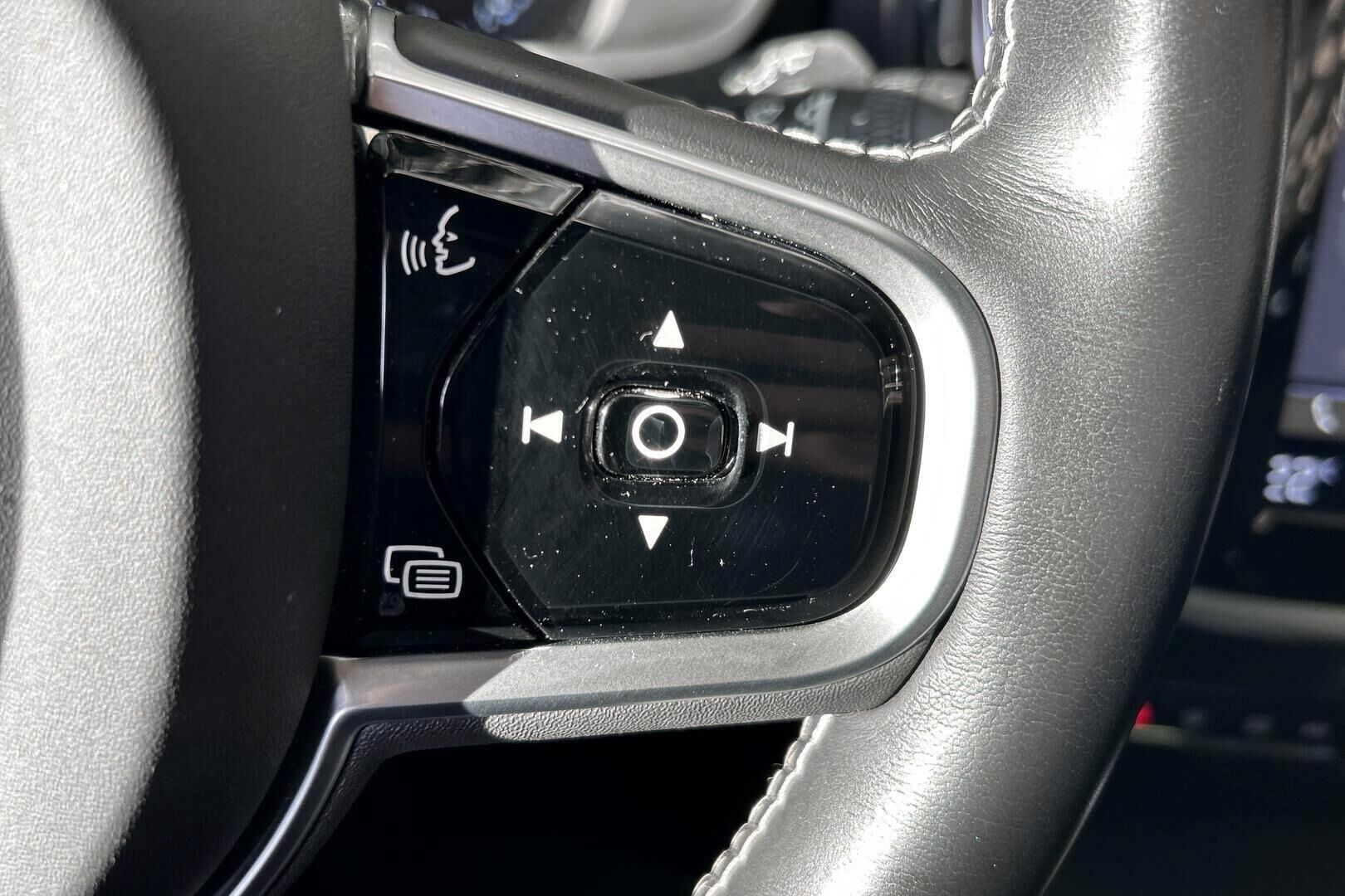 Volvo V60 iso kuva 17