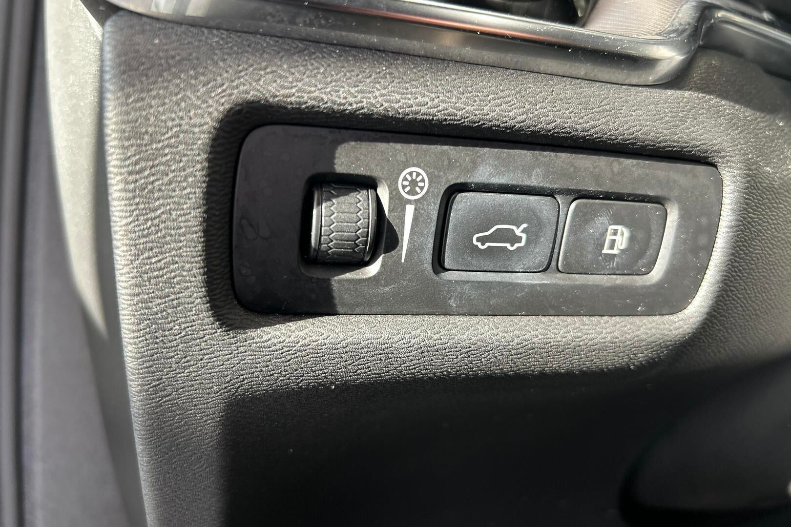 Volvo V60 iso kuva 30