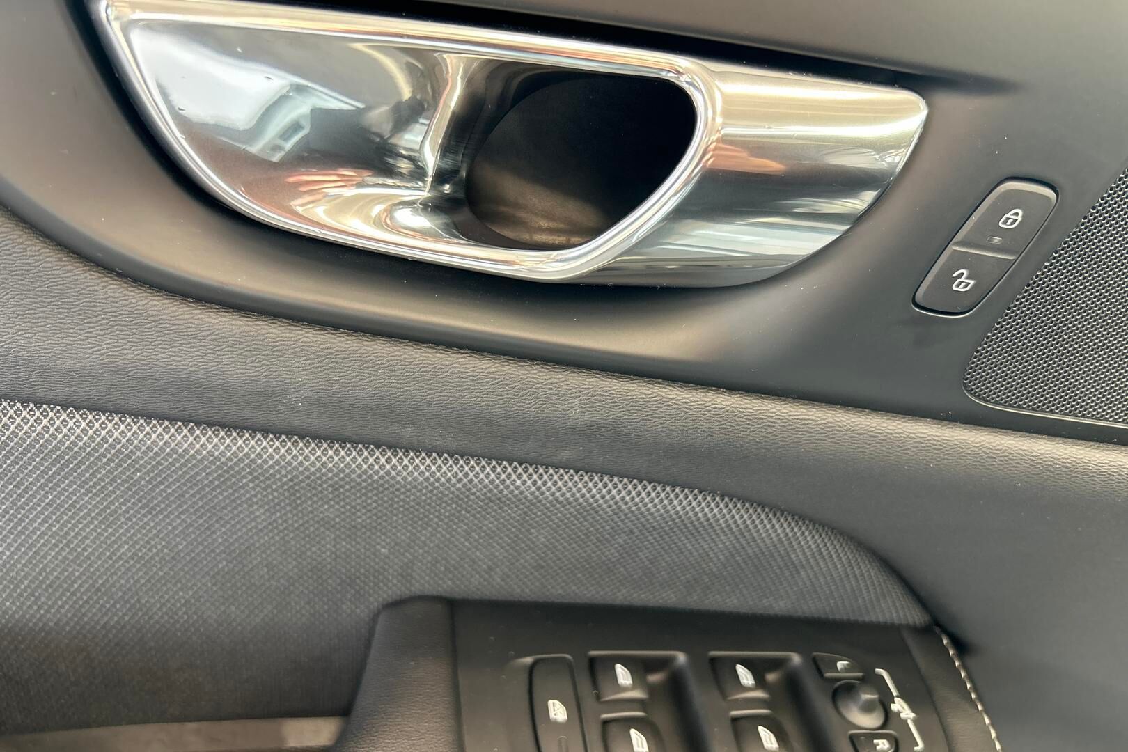 Volvo V60 iso kuva 19