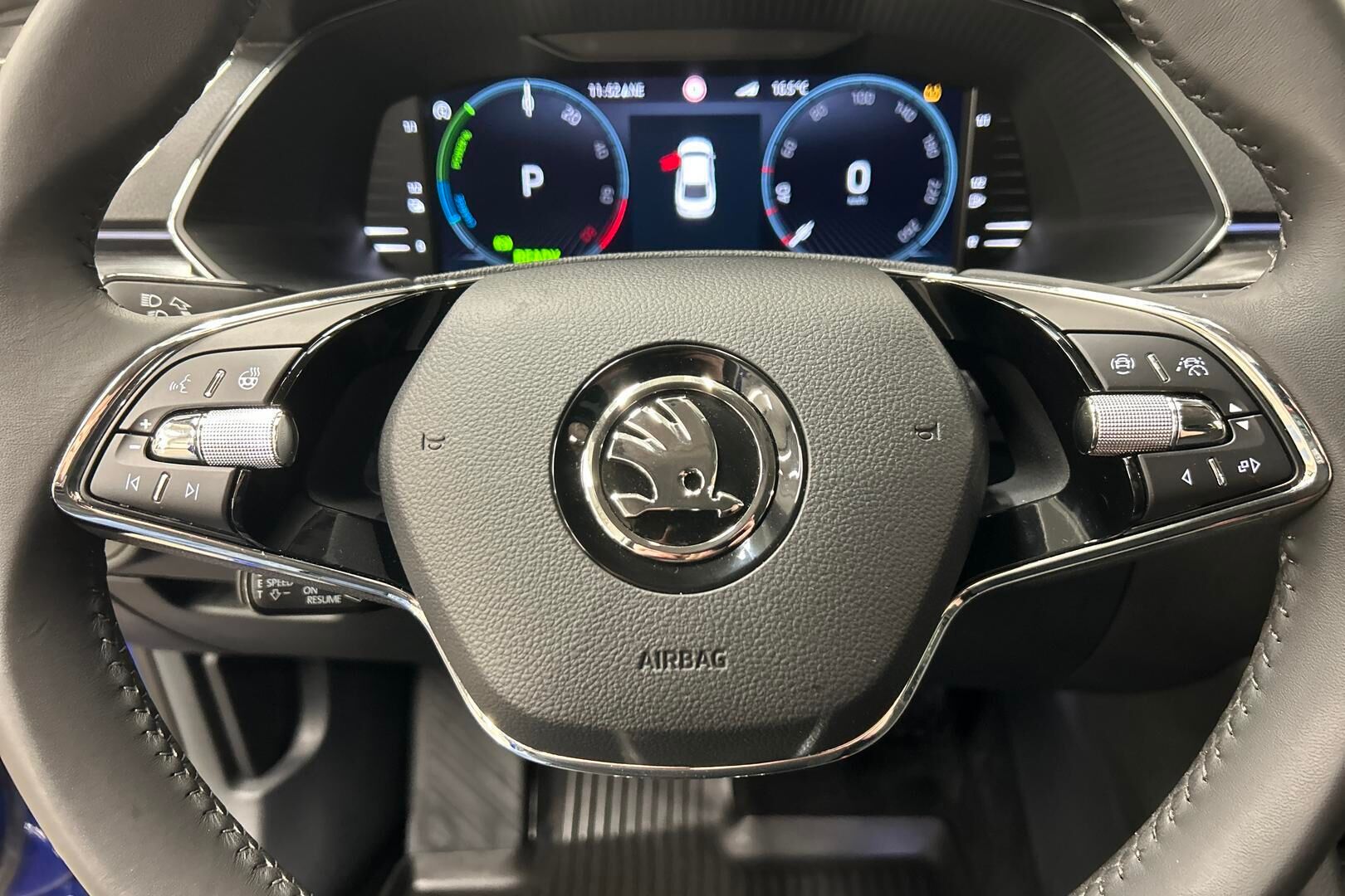 Skoda Superb iso kuva 5