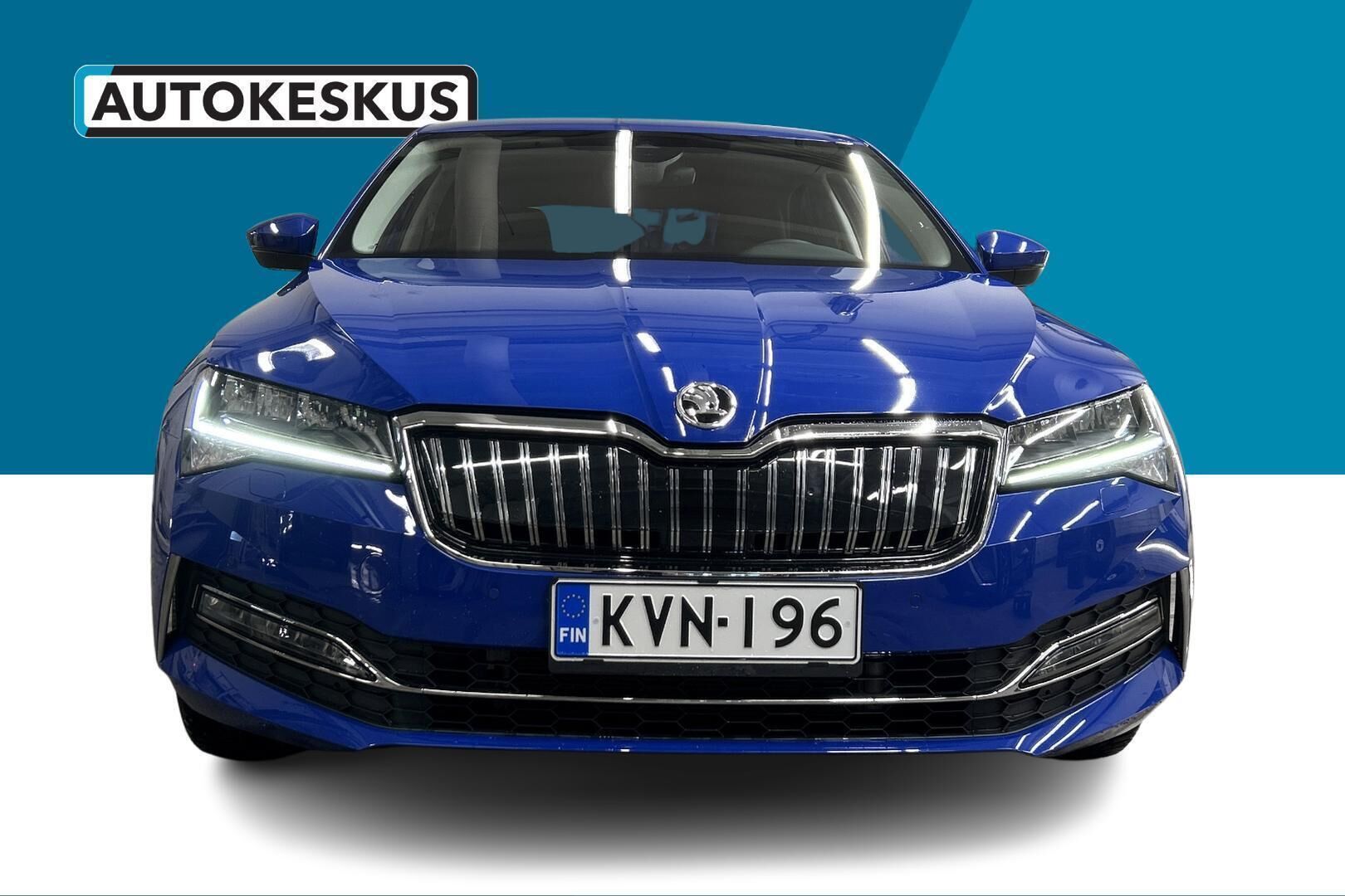 Skoda Superb iso kuva 2