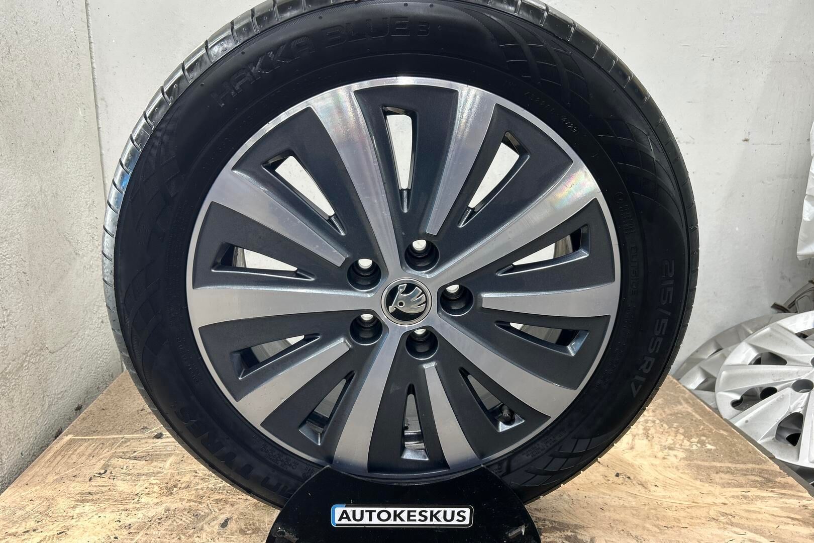 Skoda Superb iso kuva 24